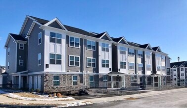 Building Photo - 12 Ventura Dr