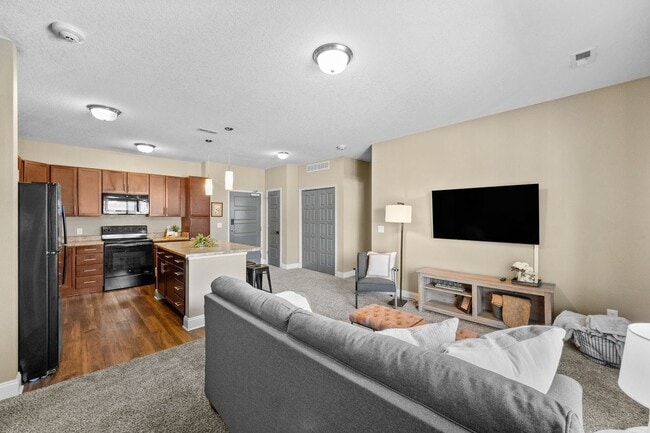 Interior Photo - Cascades at Jordan Creek
