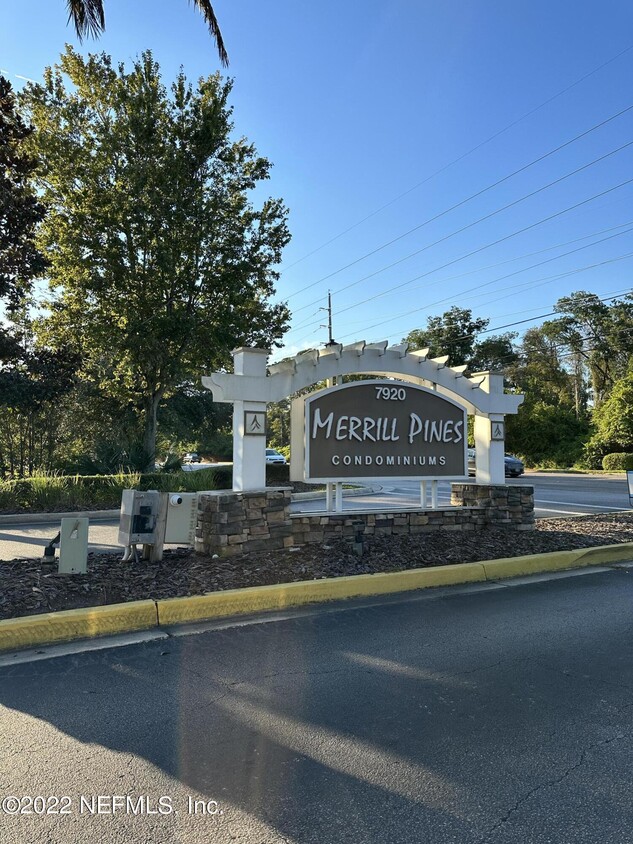 Primary Photo - 7920 Merrill Rd