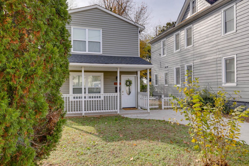 Foto principal - 313 W 28th St