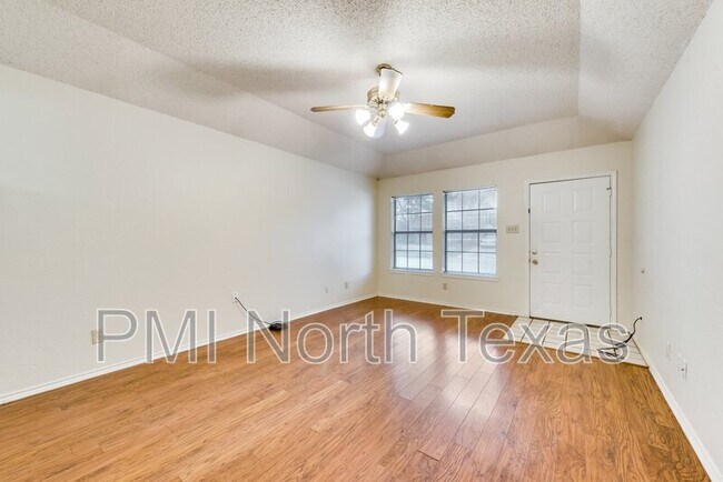 Building Photo - 2703 London Ct