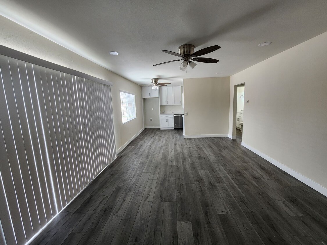 Primary Photo - Charming 3-Bedroom Home Just 10 Minutes fr...