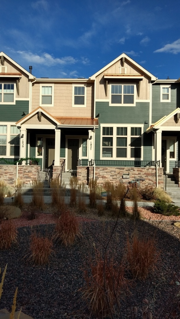 Beautiful 3 bed, 2.5 bath townhome in Loui... - Beautiful 3 bed, 2.5 bath townhome in Loui...