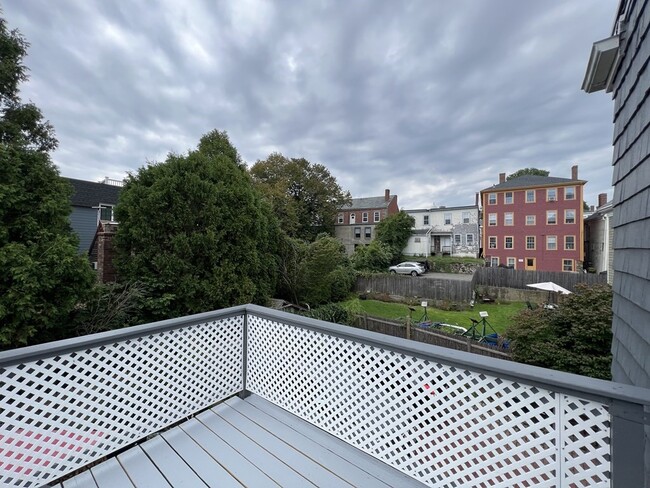 Building Photo - 13 Darling St