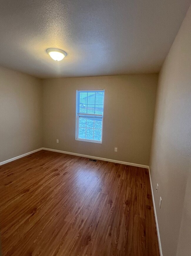 Foto del edificio - 3 Bedroom 2 bath duplex