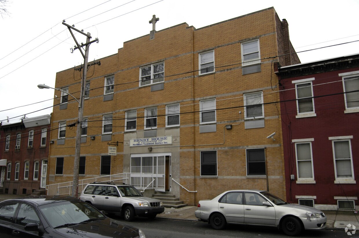 Primary Photo - 154-160 E Huntingdon St