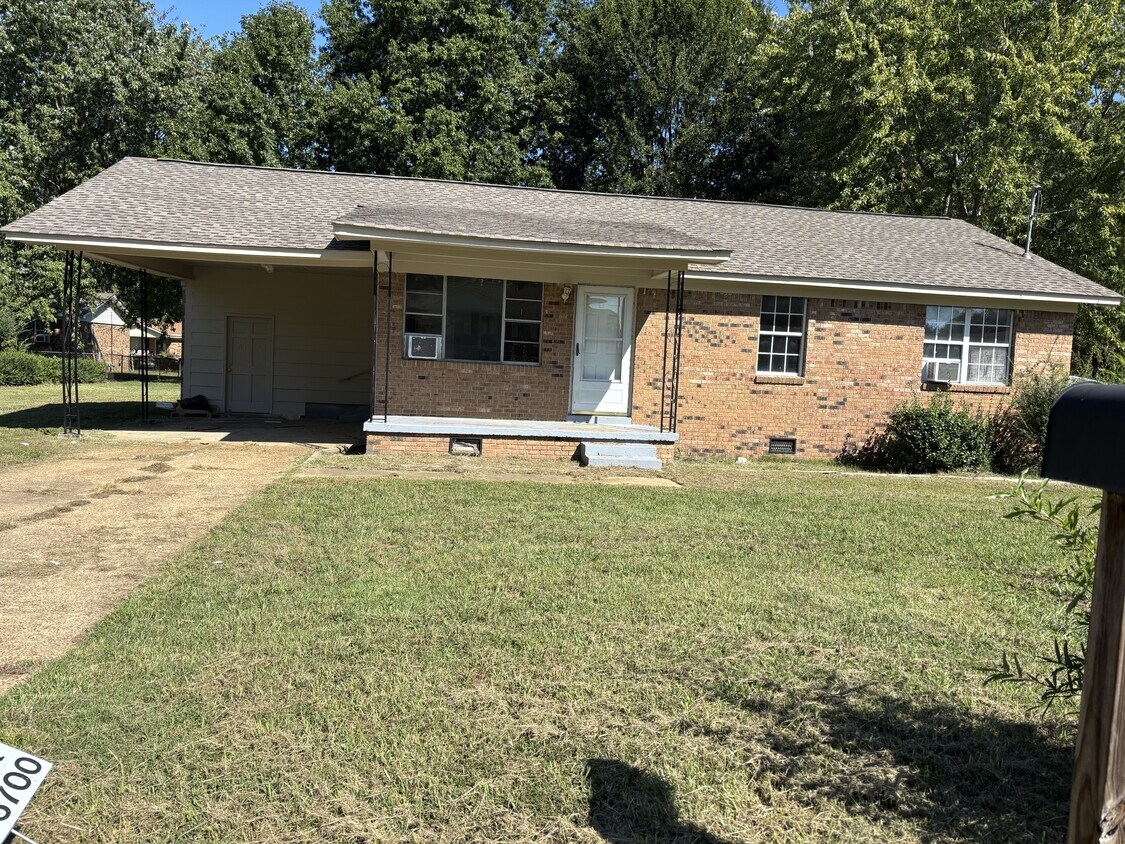 Primary Photo - 488 Carlita St