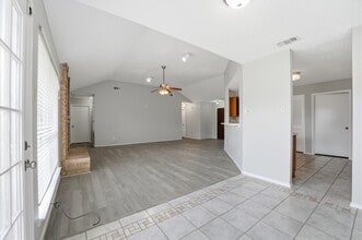 Building Photo - 7011 Lost Thicket Dr