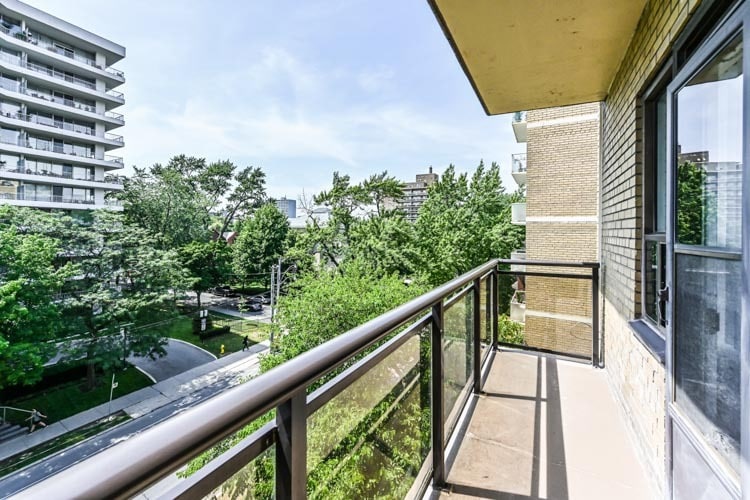 Building Photo - 153 St George St