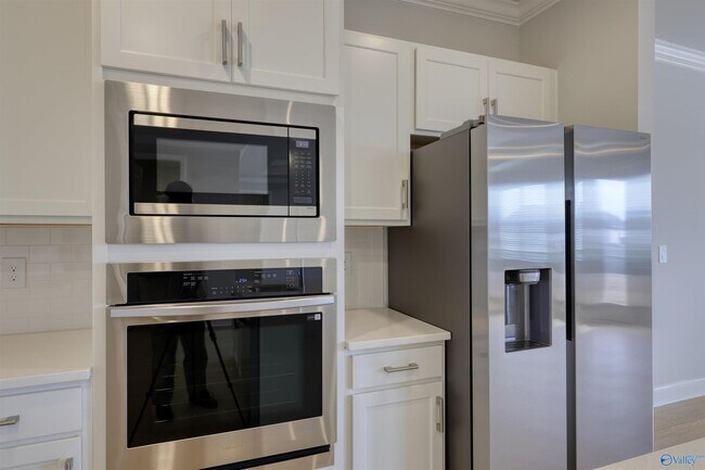 Building Photo - 110 Clift Crk Dr