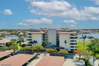 Building Photo - 591 Seaview Ct