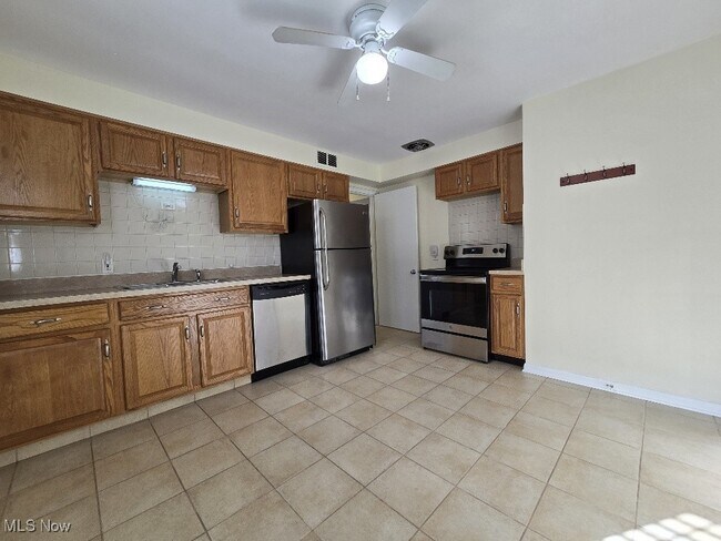 Foto del edificio - 2314 Westmoor Rd