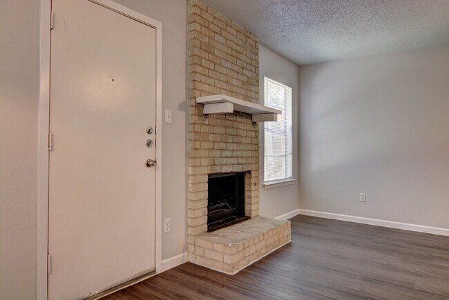 Foto del edificio - 410 Vista W Ct