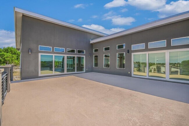 Building Photo - 3503 Constitution Dr