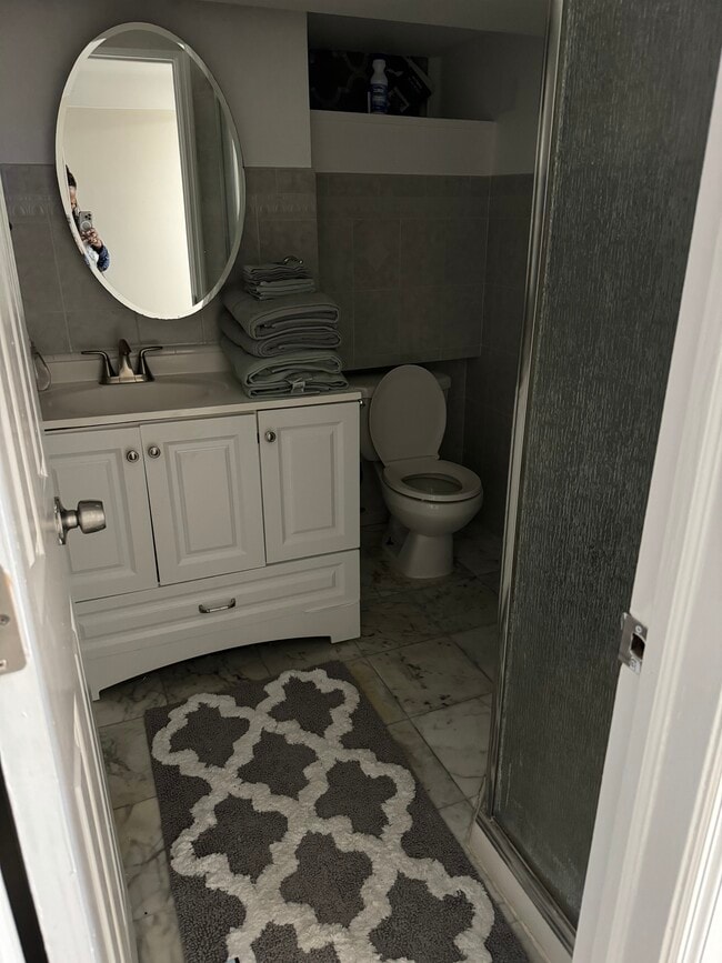 Furnished apartment - 93 Brookside Ave