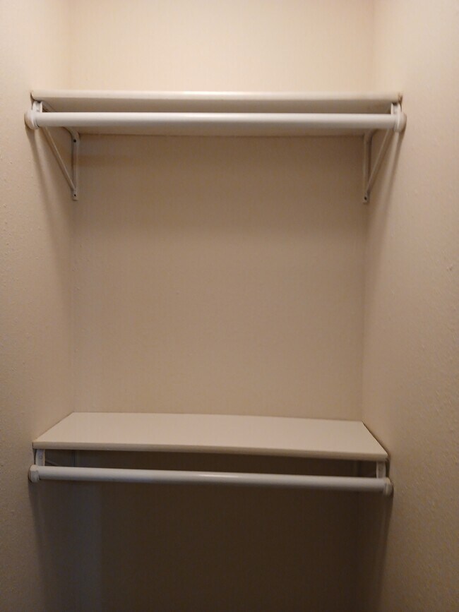 Foto del edificio - 711 S Poplar St