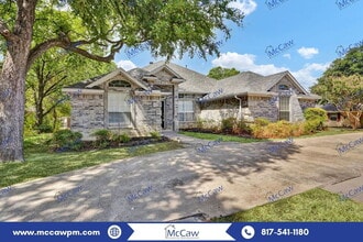 Building Photo - 6113 Lantana Ln