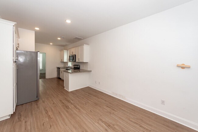 Foto del edificio - 7102 Channel Park Dr