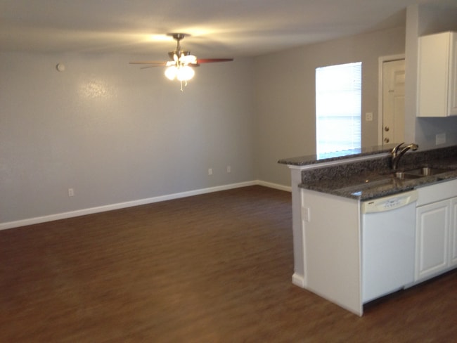 Building Photo - 4904 Merritt Dr