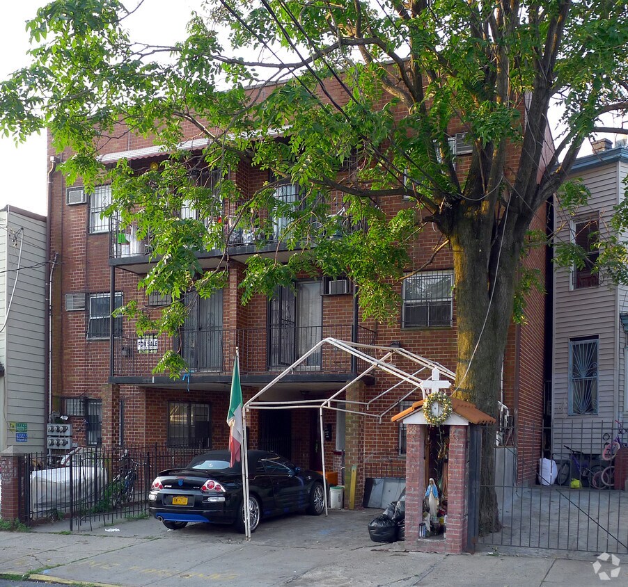 Primary Photo - Welling Ct.