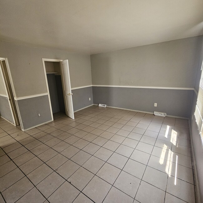 Building Photo - 6503 N 53rd St