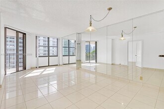 Building Photo - 1865 Brickell Ave