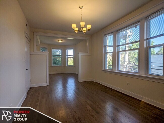 Foto del edificio - 2816 N Troy St