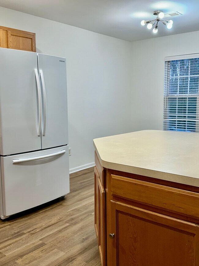 Foto del edificio - Ballantyne 2-bedroom Townhome ready now!