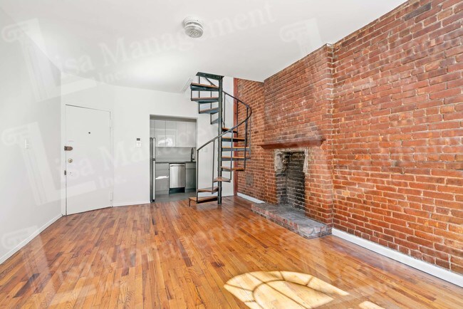 Building Photo - 65 W 83rd St