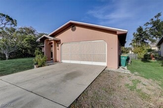 Building Photo - 233 Chamber St NW