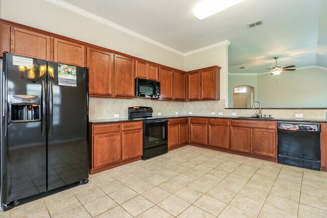 Foto del edificio - 900 W Bend Blvd