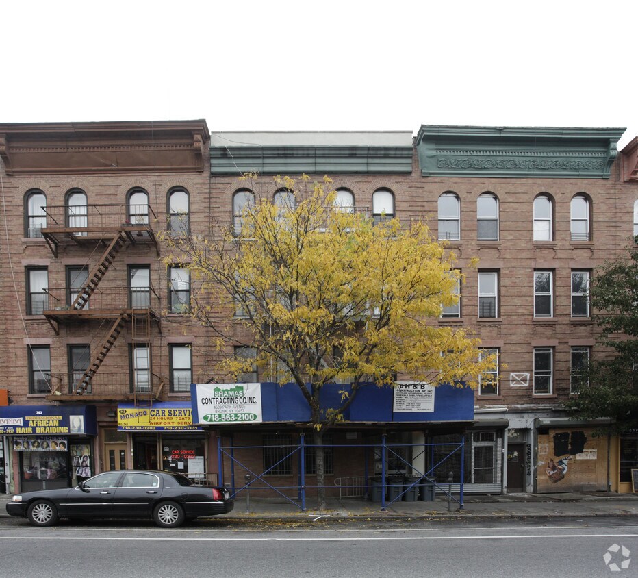 Building Photo - 738 Washington Ave