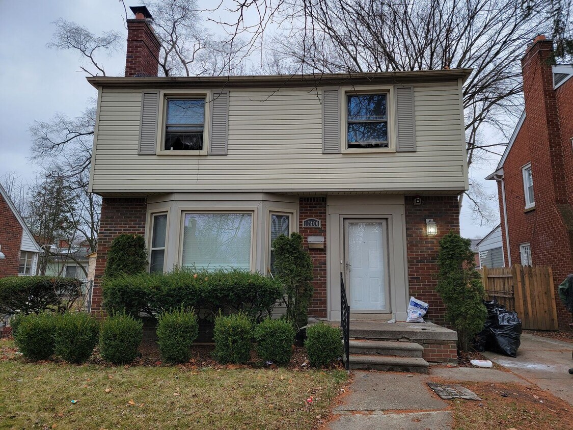 Foto principal - 17400 Huntington Rd