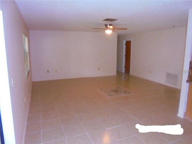 Foto del edificio - 902 Plum Tree Ln