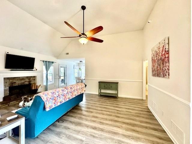 Foto del edificio - 221 MacKenzie Ct