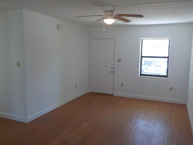 Foto del edificio - 3860 Catalina St