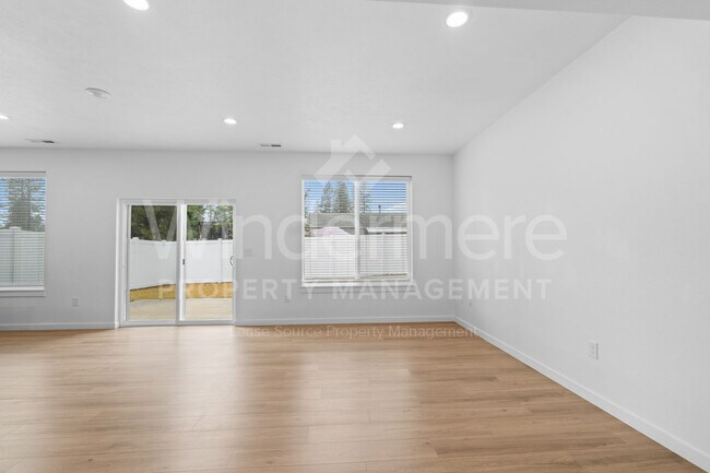 Foto del edificio - 12805 N Jaydee Ln