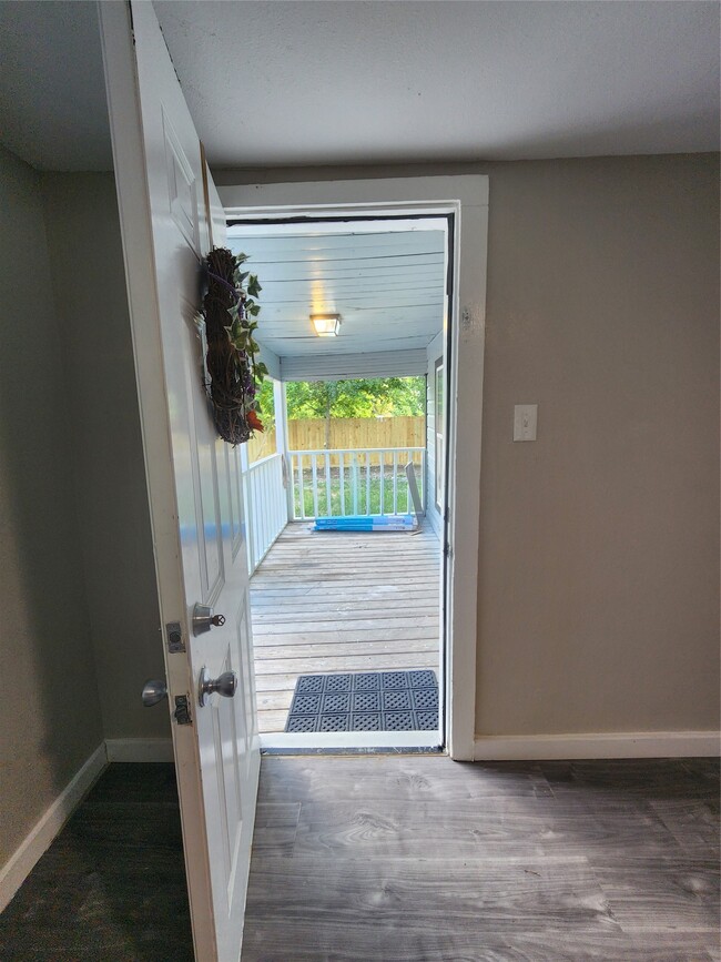 Building Photo - 6203 Hoffman St