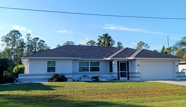 Building Photo - LARGE POOL HOME IN DESIRED COMMUNITY!!