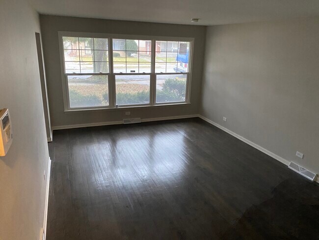 Foto del edificio - 14504 Murray Ave