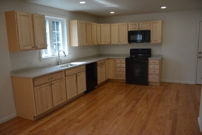 Kitchen - 87-89 Central Ave