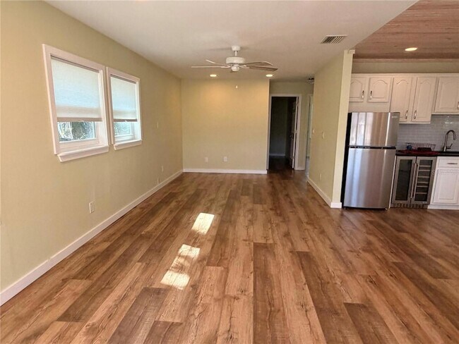 Foto del edificio - 53706 River Trace Rd