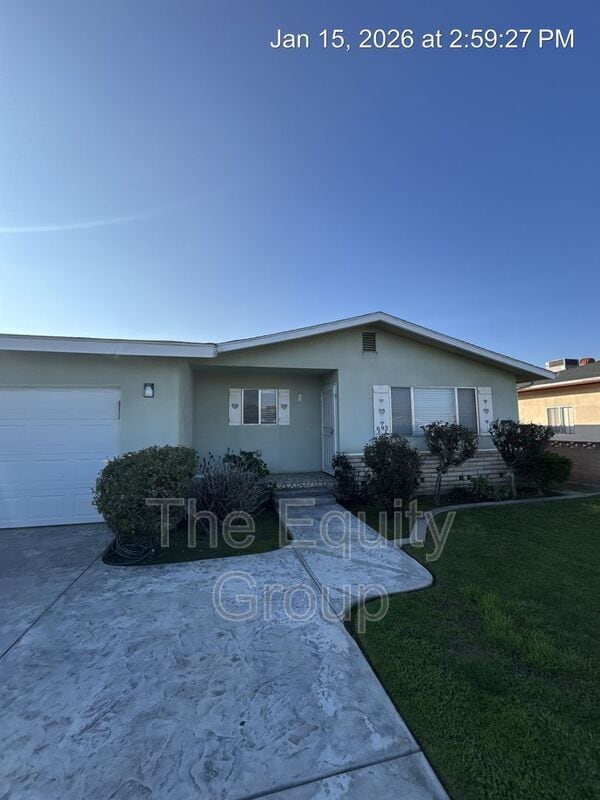 Building Photo - 693 S Laspina St