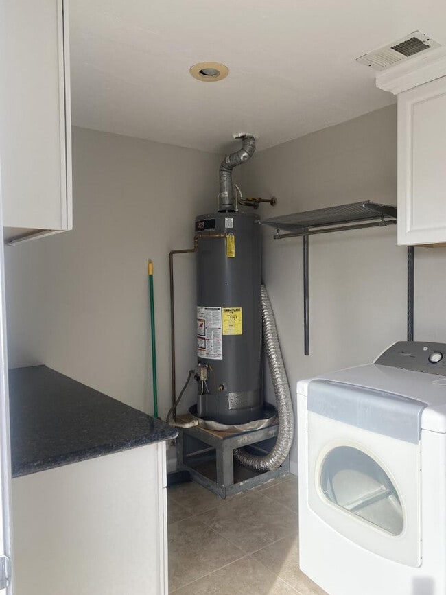 Foto del edificio - 21 E McKinley St