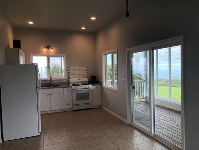 Building Photo - Gorgeous Ocean View Home. Unfurnished 1 Bed, 2 Ba, w/ 2-Car Garage on 1.145 acres