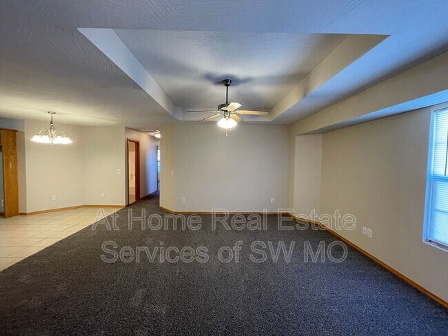 Building Photo - 917 N Madison Ave