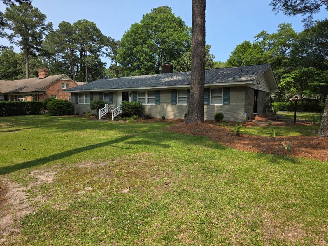 Primary Photo - 1100 Robin Hill Rd NW