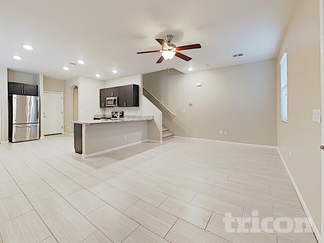 Building Photo - 12550 W Hummingbird Terrace