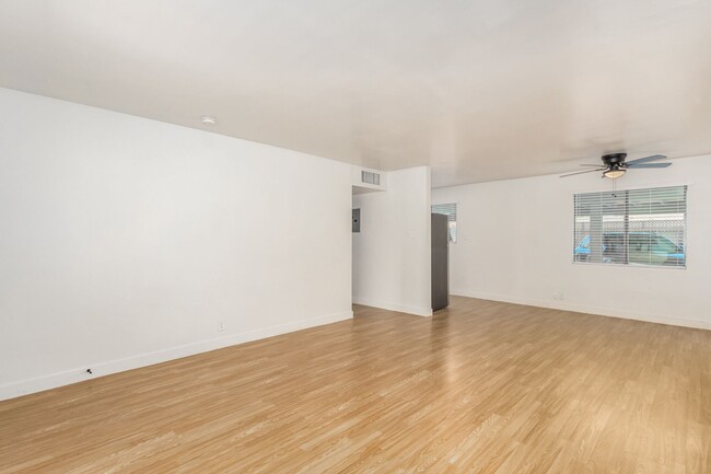 Building Photo - Upgraded One Bedroom, One Bathroom at 28 o...