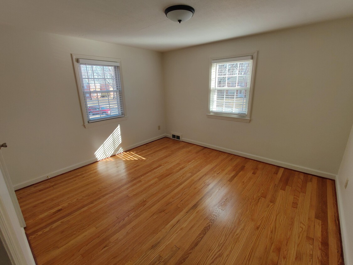 Foto del edificio - 76 Mercury Ct